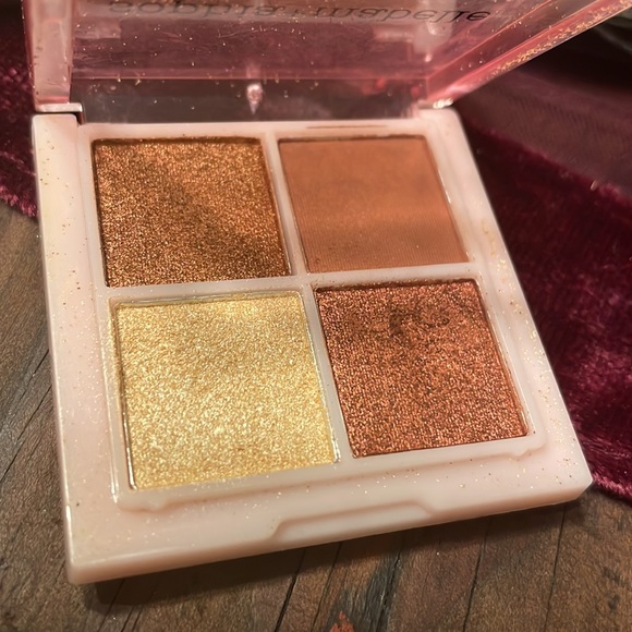 Lot of Makeup 8 - Picture 4 of 7